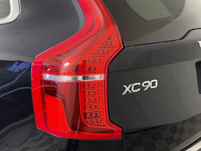 Used 2023 Volvo XC90 B5 Plus AWD/4WD image 11