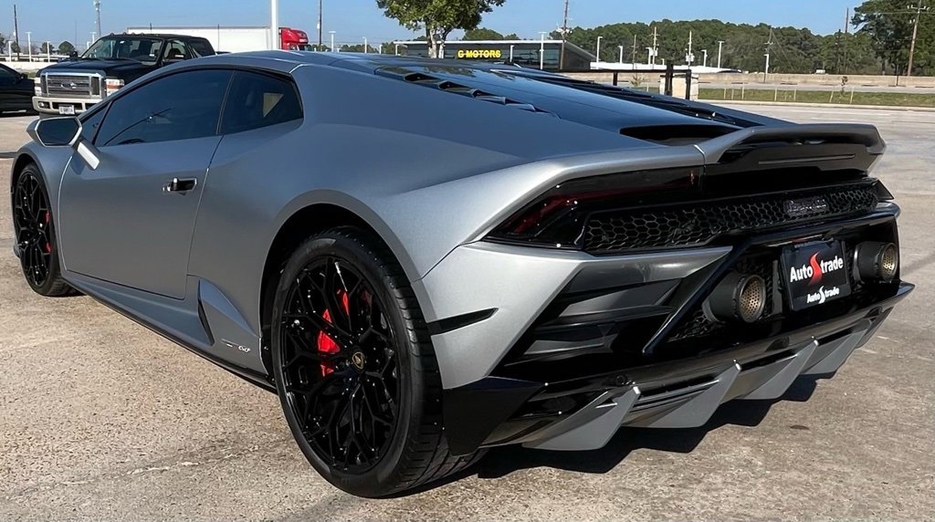 Used 2020 Lamborghini Huracan EVO image 6