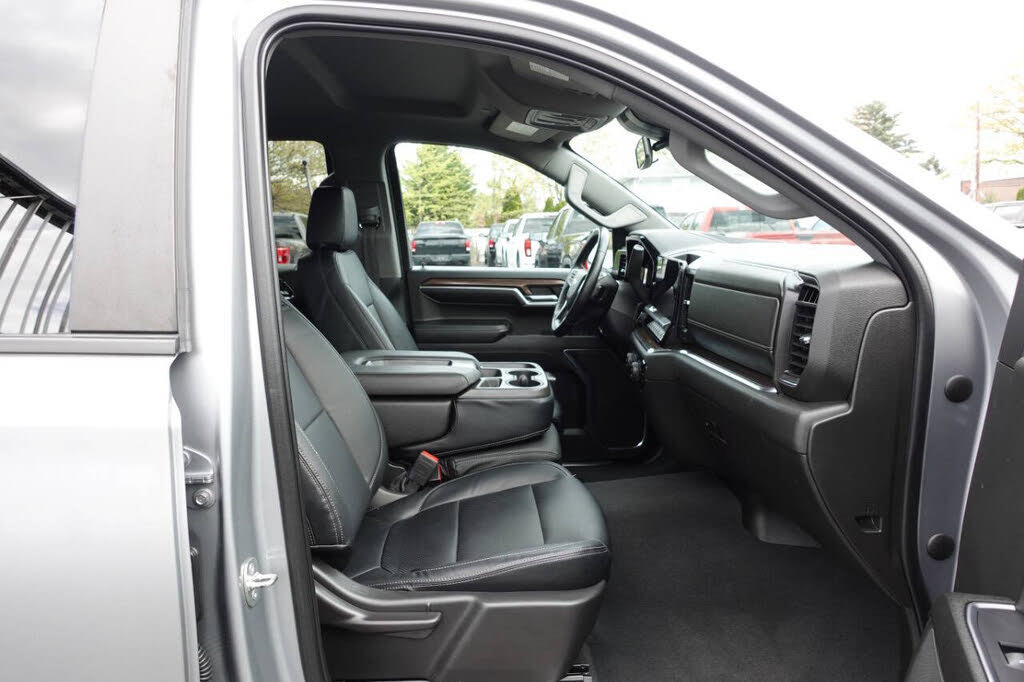 Used 2023 Chevrolet Silverado 1500 LT AWD/4WD image 35