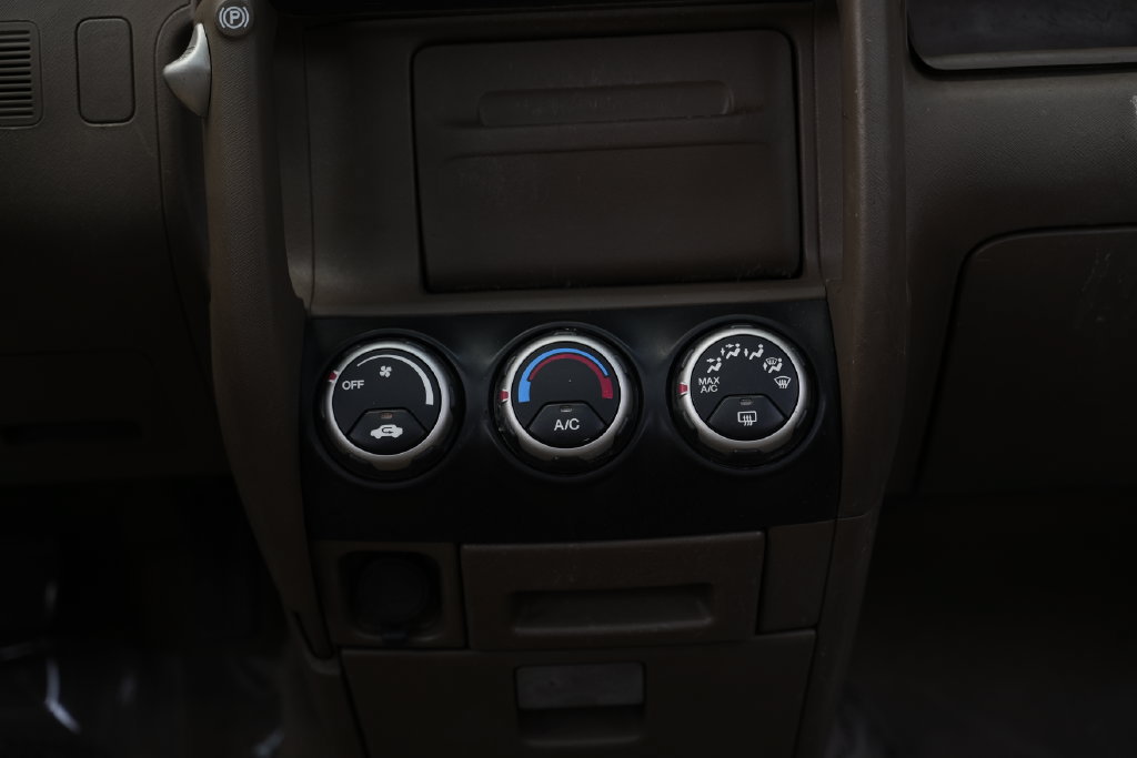 Used 2004 Honda CR-V EX image 40