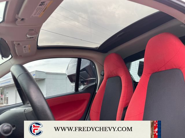 Used 2011 smart fortwo passion RWD image 18