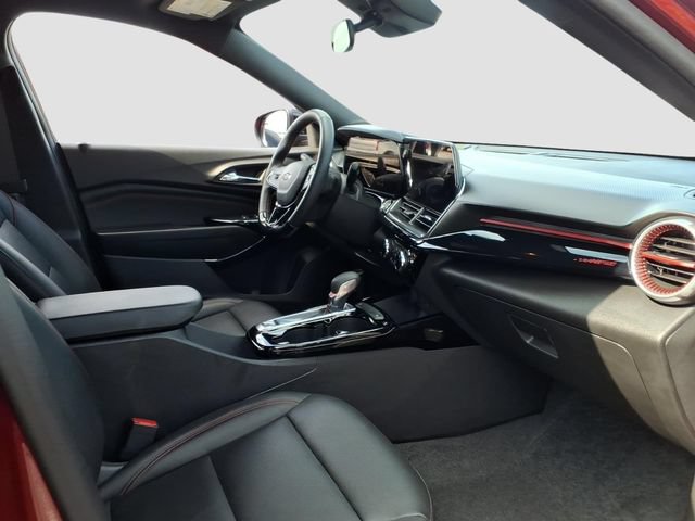 Used 2025 Chevrolet Trax RS w/ Driver Confidence Package FWD image 17