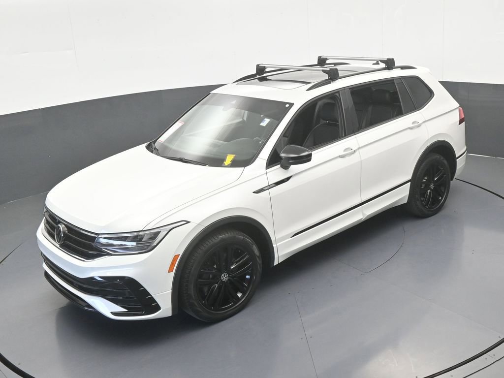 Used 2022 Volkswagen Tiguan SE R-Line image 45