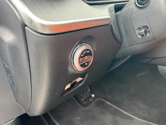 Used 2025 Mercedes-Benz C 300 4MATIC Sedan image 15