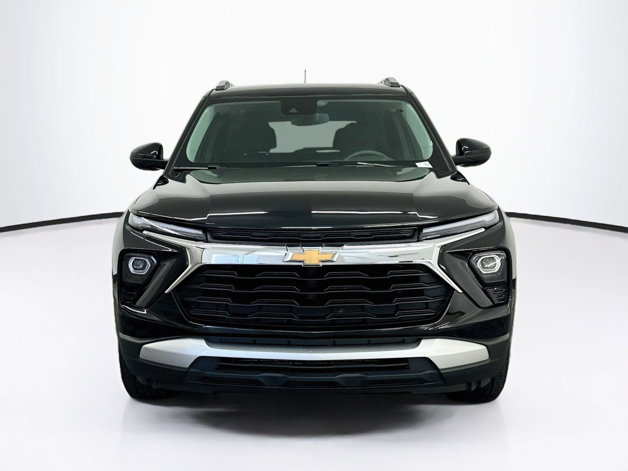Used 2025 Chevrolet TrailBlazer LT AWD/4WD image 2