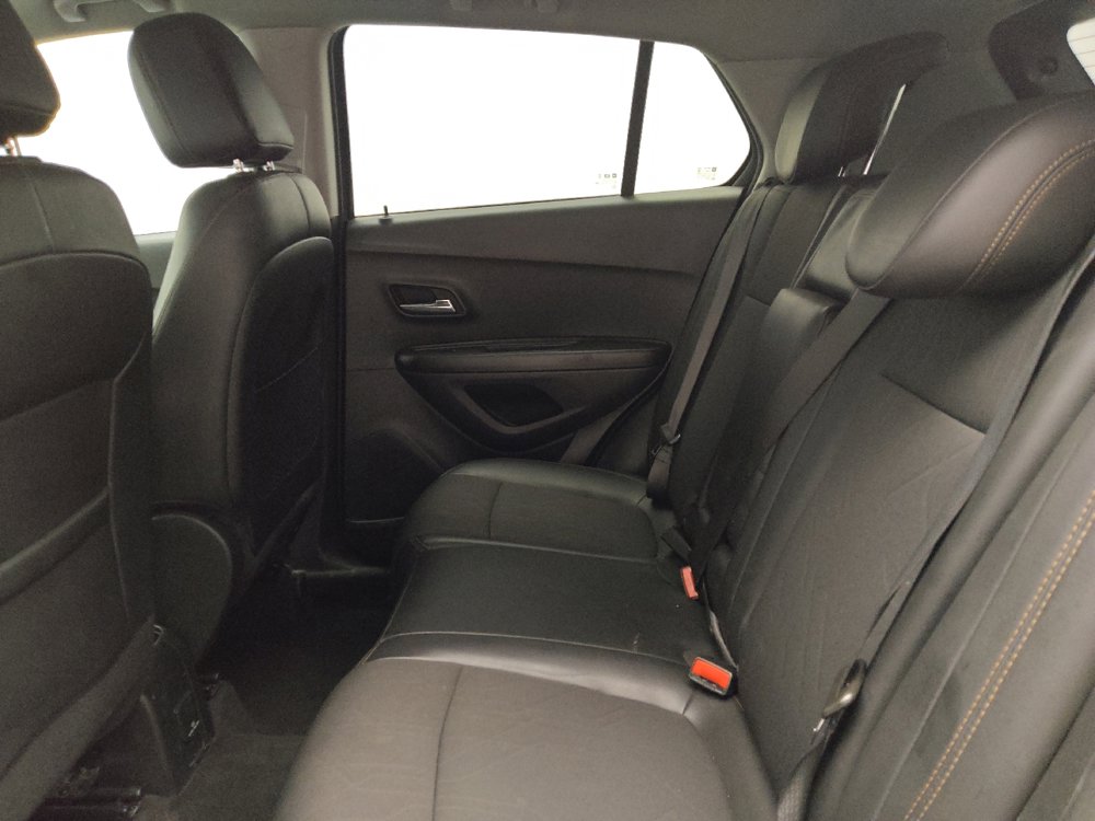 Used 2021 Chevrolet Trax LT AWD/4WD image 18