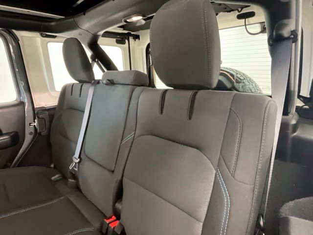 Used 2022 Jeep Wrangler Unlimited Rubicon 4xe w/ Cold Weather Group AWD/4WD image 7