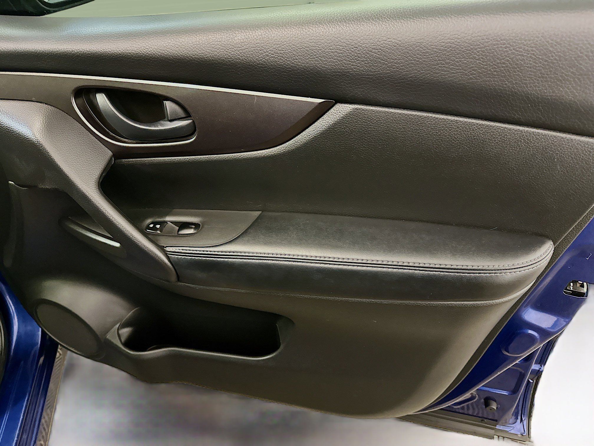 Used 2019 Nissan Rogue Sport S image 32