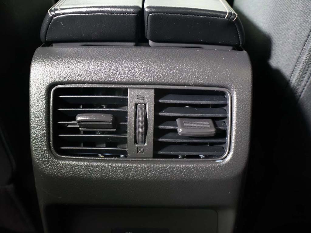 Used 2023 Nissan Rogue SV image 43