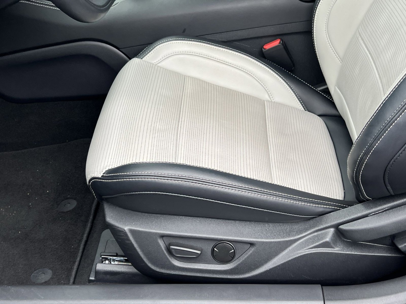 Used 2025 Ford Mustang GT Premium image 11