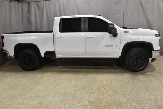 Used 2024 Chevrolet Silverado 2500 LT w/ Convenience Package image 3