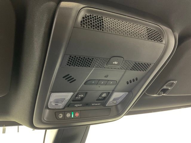 Certified 2025 Cadillac XT5 Sportv image 16