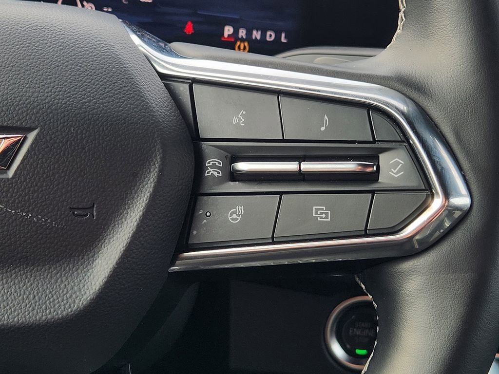 Used 2025 Chevrolet Traverse LT image 28