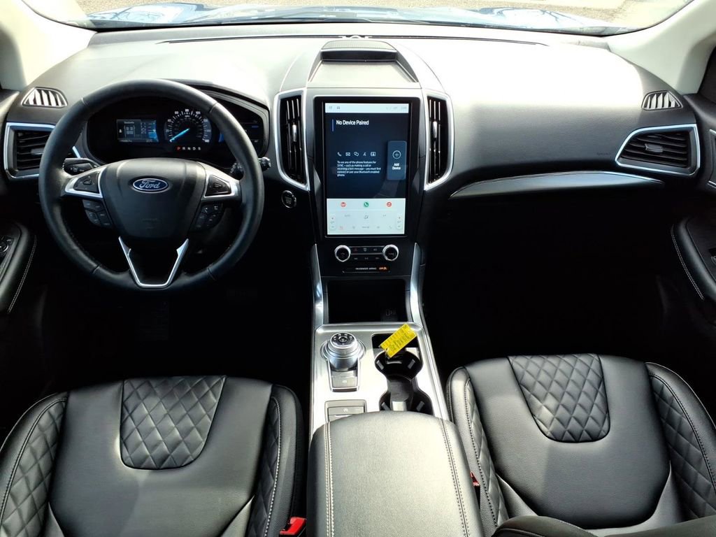 Used 2024 Ford Edge Titanium image 9