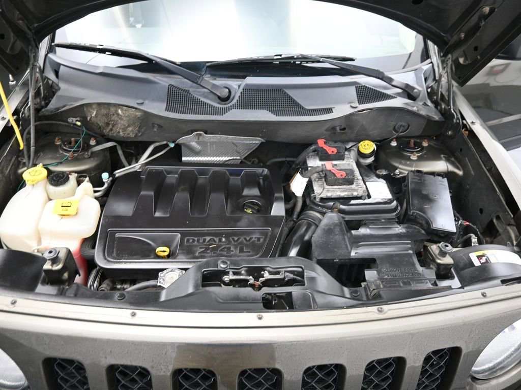 Used 2016 Jeep Patriot Sport AWD/4WD image 34