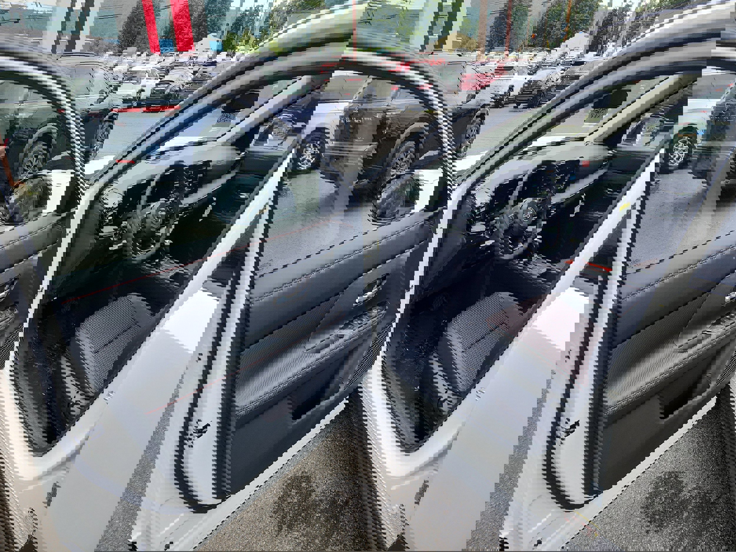 New 2025 Nissan Kicks SR image 10