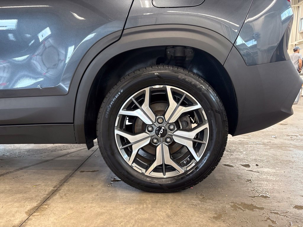 Certified 2022 Kia Seltos EX AWD/4WD image 32