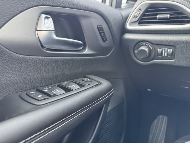 New 2027 Chrysler Pacifica Select FWD image 27