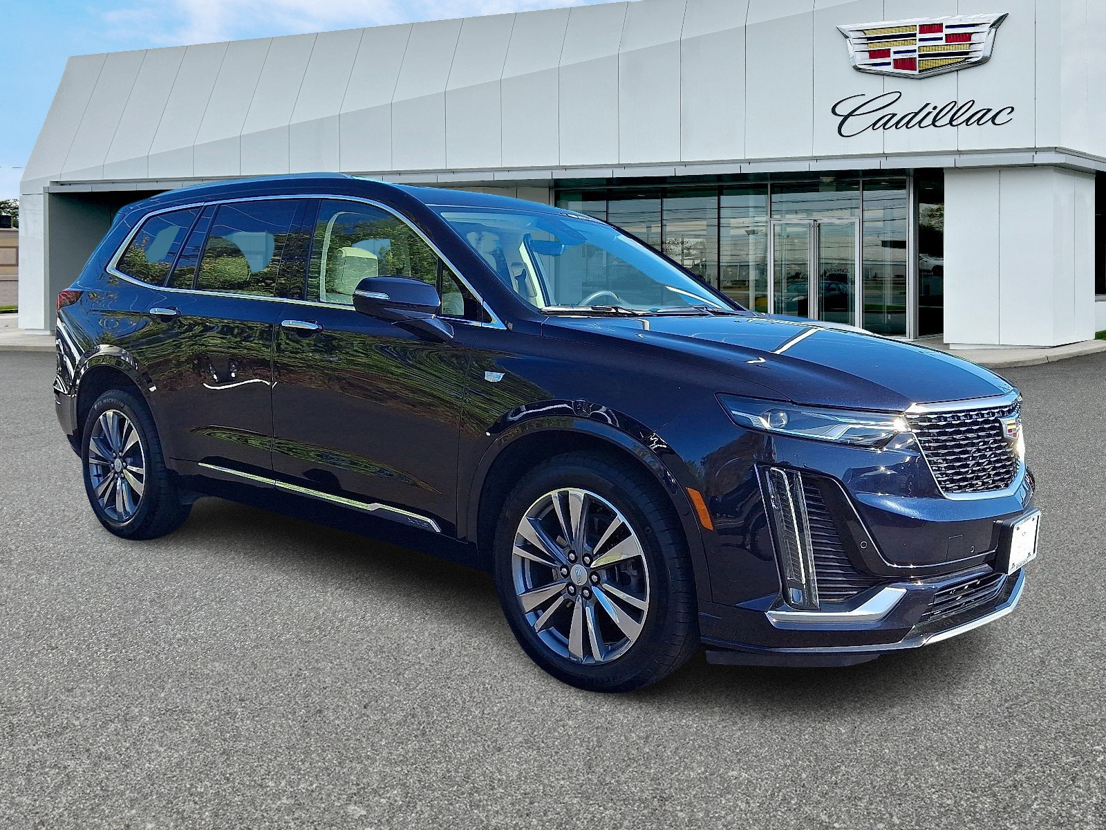 Used 2021 Cadillac XT6 Premium Luxury image 7