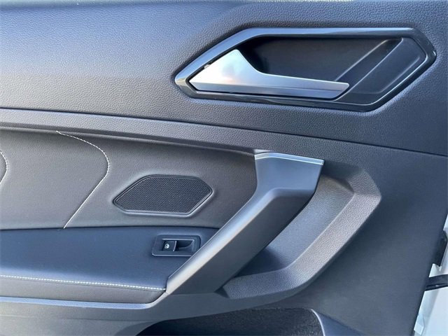 Used 2022 Volkswagen Tiguan SE image 14