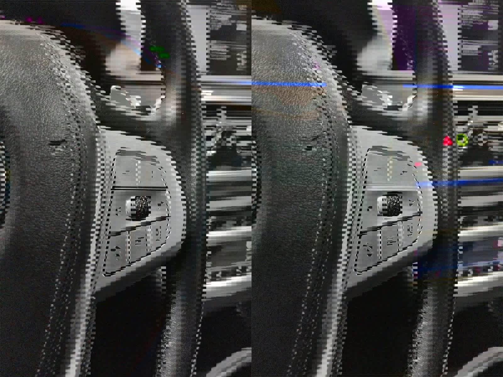 Used 2020 BMW 745e xDrive image 27