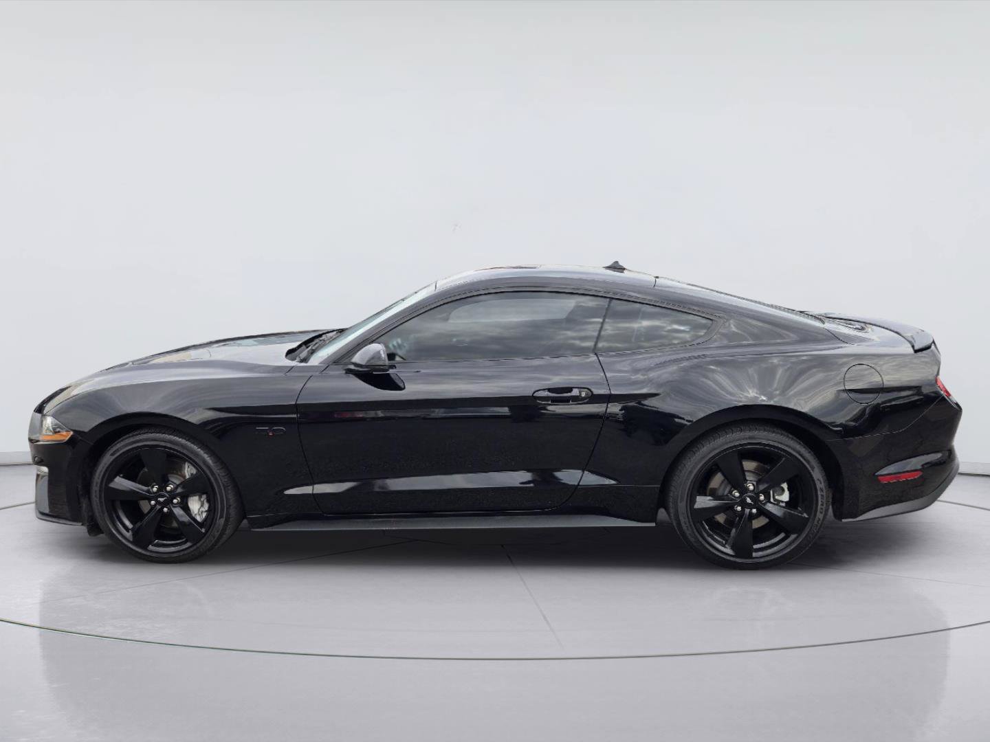 Used 2022 Ford Mustang GT Premium w/ Equipment Group 401A RWD image 5