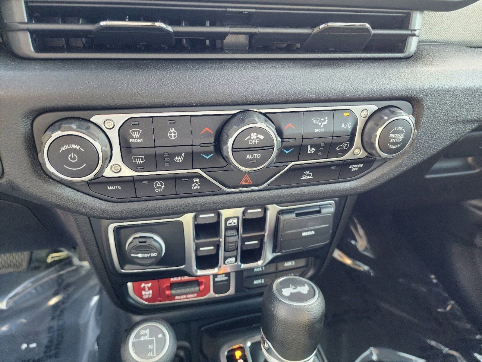 Used 2024 Jeep Wrangler Unlimited Sport image 11