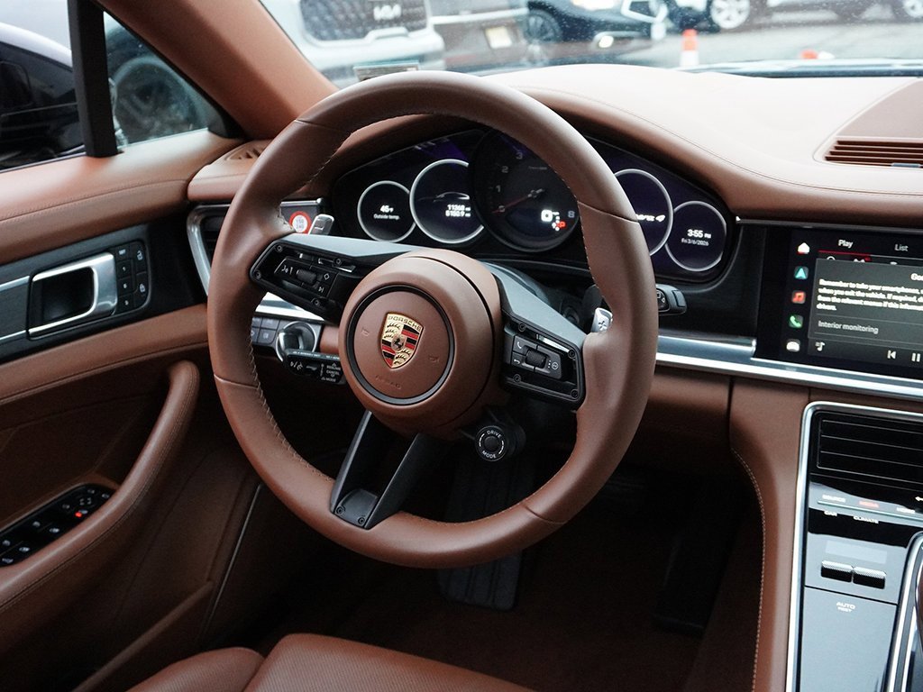 Used 2023 Porsche Panamera 4 Platinum Edition image 35