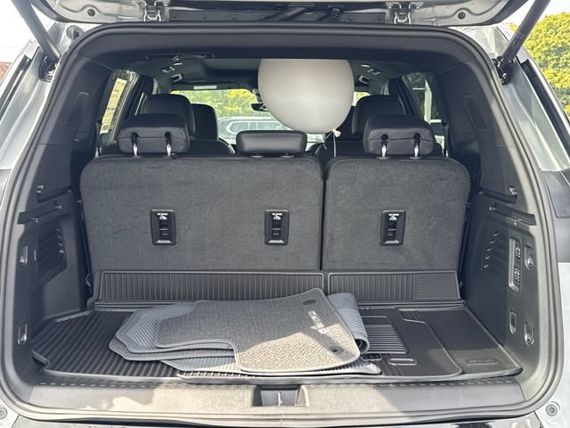 New 2027 GMC Acadia Denali w/ Denali Reserve Package FWD image 13