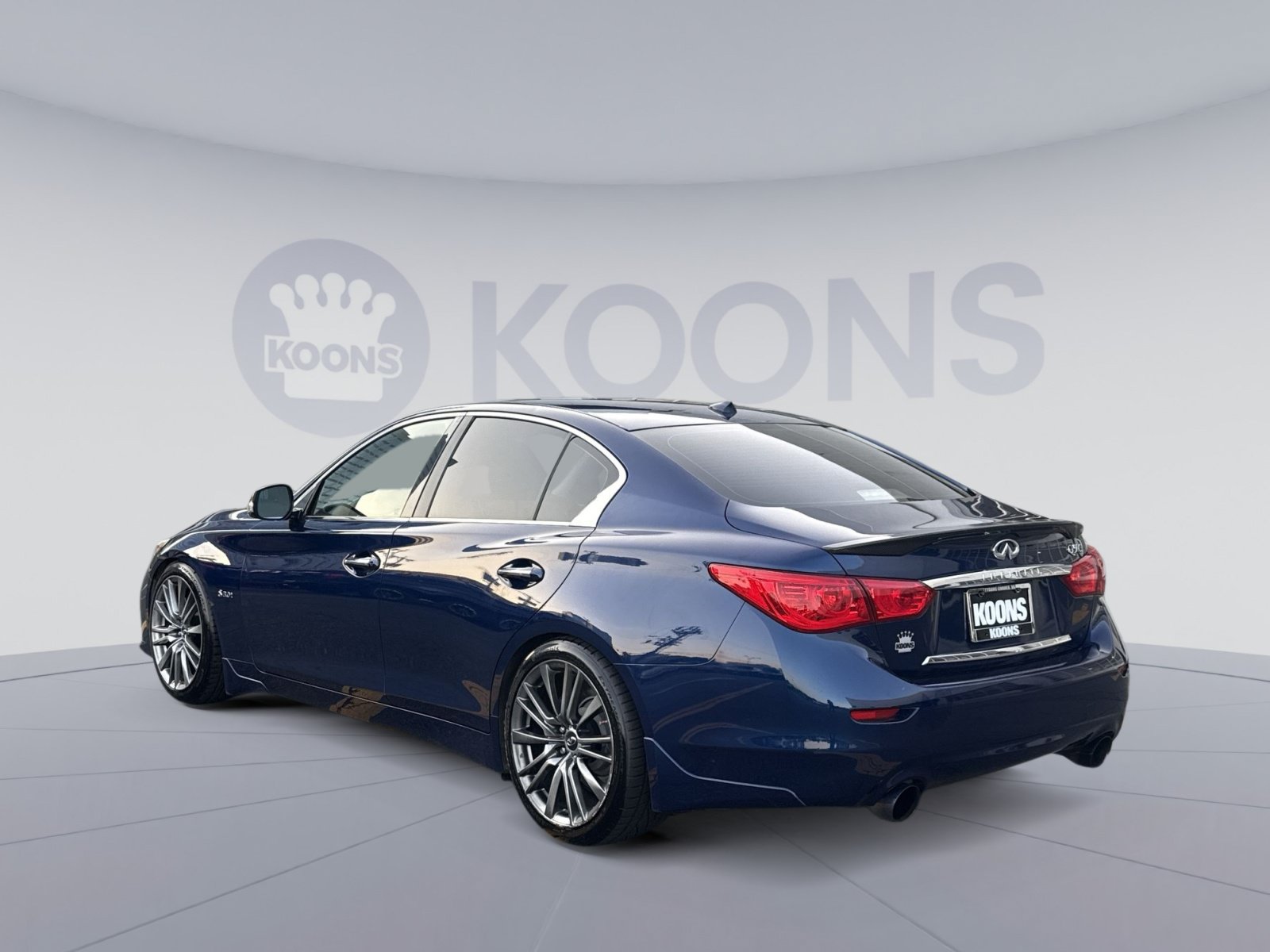 Used 2017 INFINITI Q50 Red Sport 400 RWD image 4