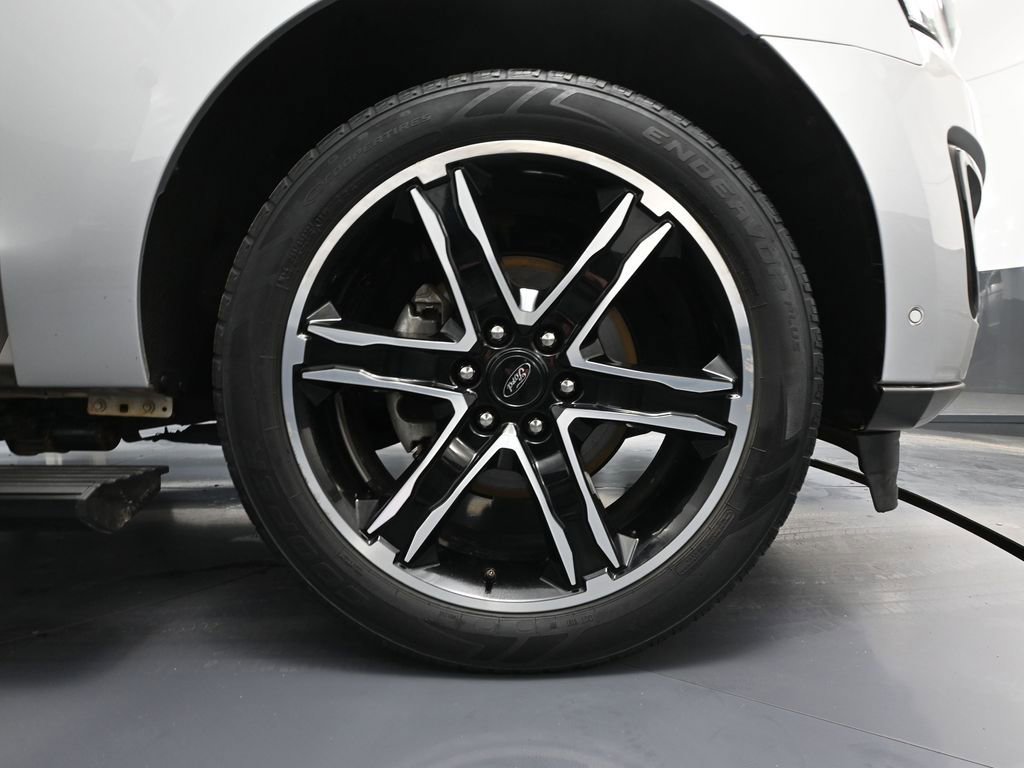 Used 2019 Ford Expedition Limited w/ Equipment Group 303A image 17