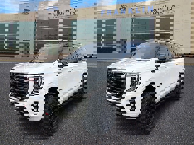 Used 2023 GMC Yukon XL AT4 w/ AT4 Premium Package image 3