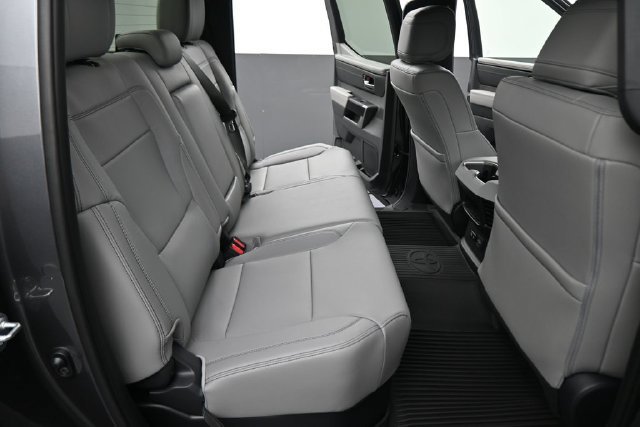 Used 2026 Toyota Tundra Limited AWD/4WD image 16