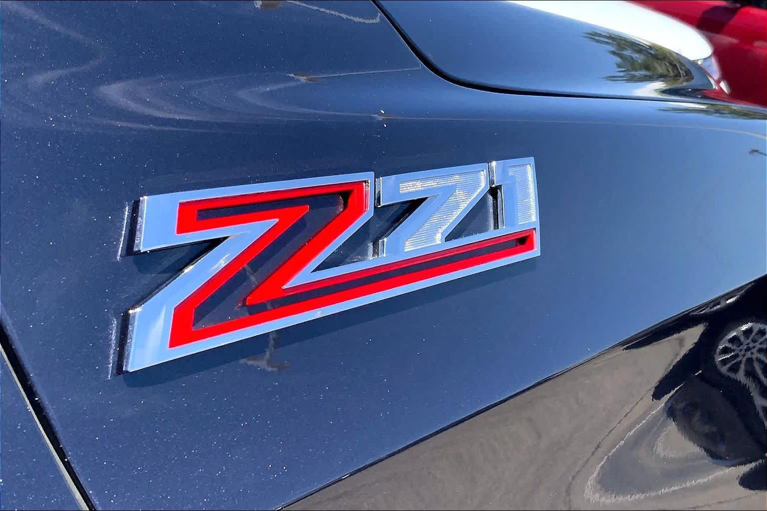 Used 2025 Chevrolet Suburban Z71 AWD/4WD image 9
