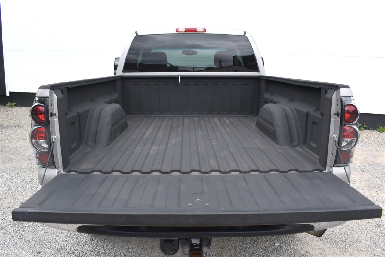 Used 2005 Chevrolet Silverado 2500 LT w/ Heavy-Duty Power Package AWD/4WD image 26