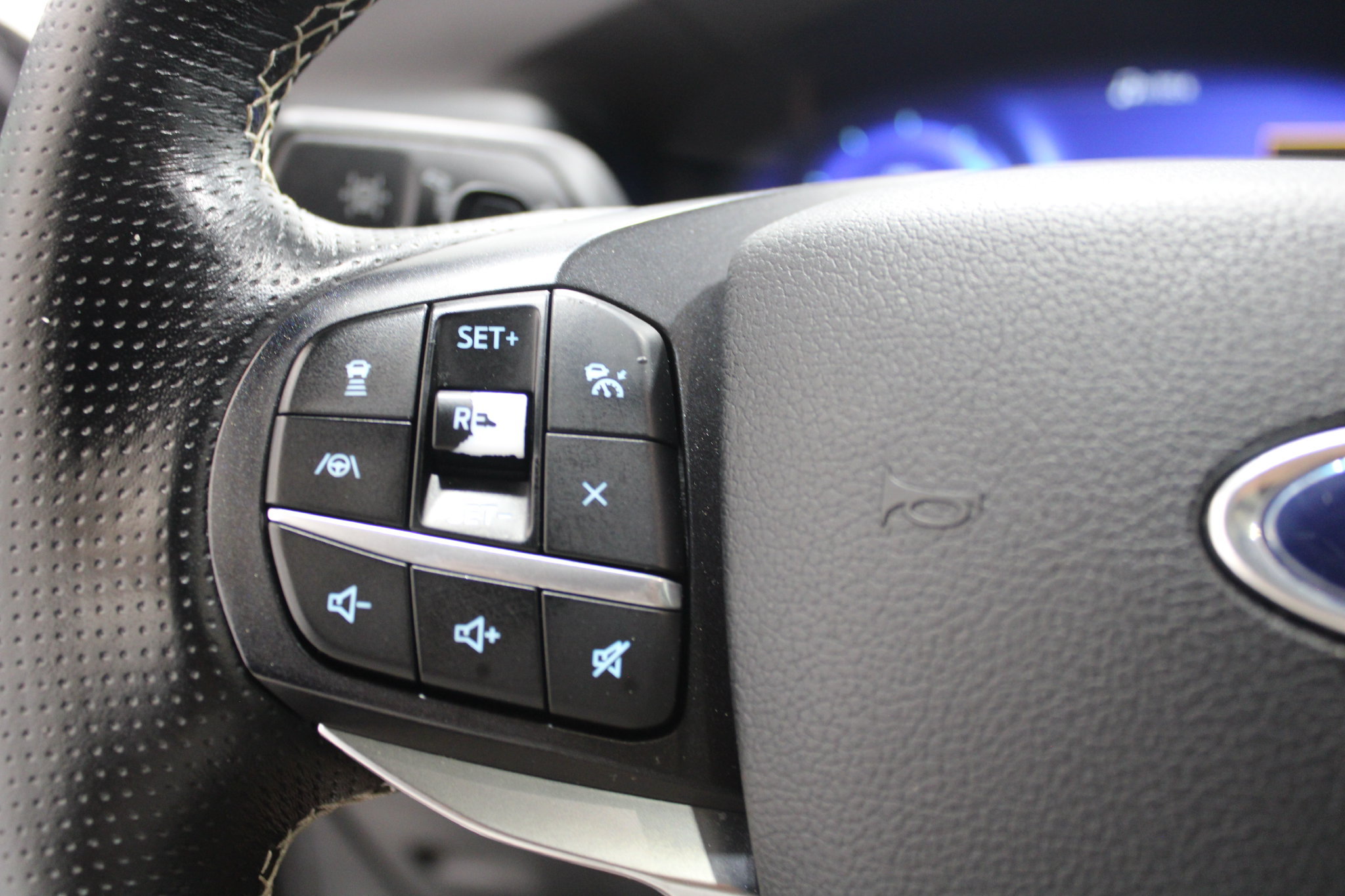 Used 2020 Ford Explorer ST w/ Premium Technology Package AWD/4WD image 34