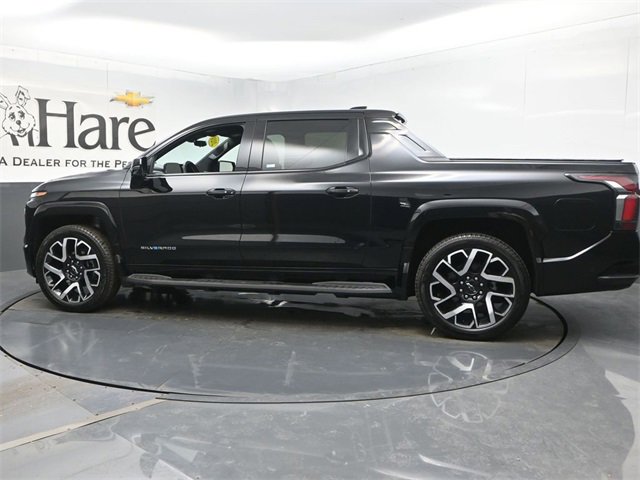 Certified 2024 Chevrolet Silverado EV RST image 50