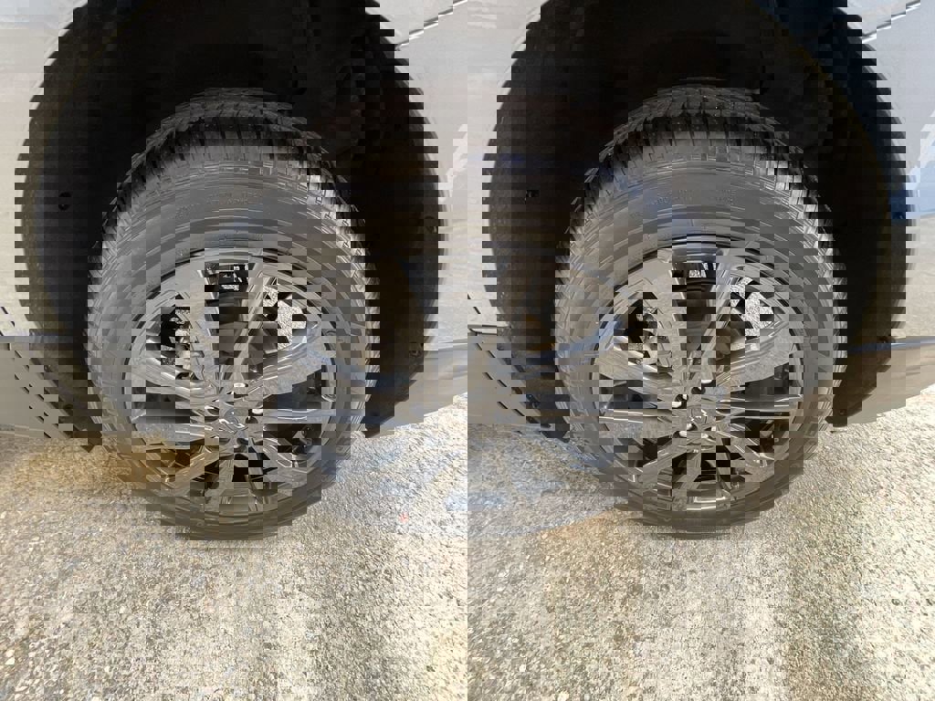 Certified 2024 Chevrolet Equinox RS image 32