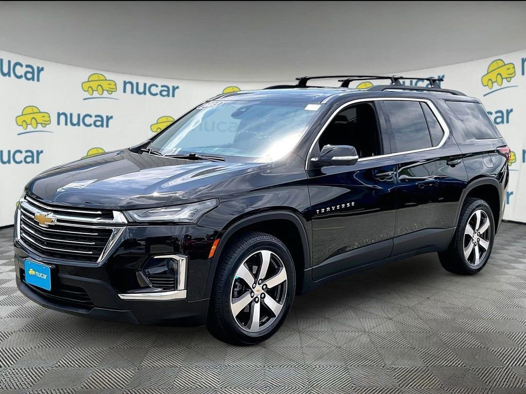 Used 2023 Chevrolet Traverse LT w/ LT Premium Package AWD/4WD image 3