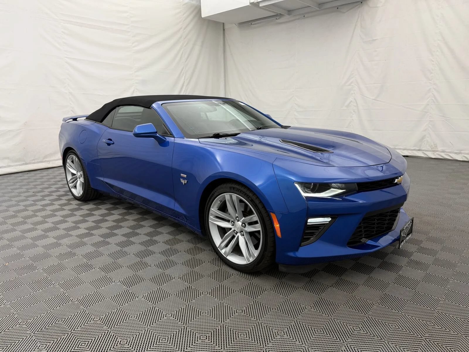 Used 2016 Chevrolet Camaro SS RWD image 11