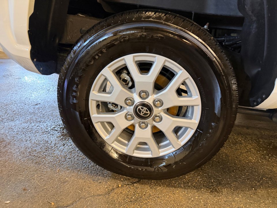 Certified 2025 Toyota Tacoma SR5 AWD/4WD image 27