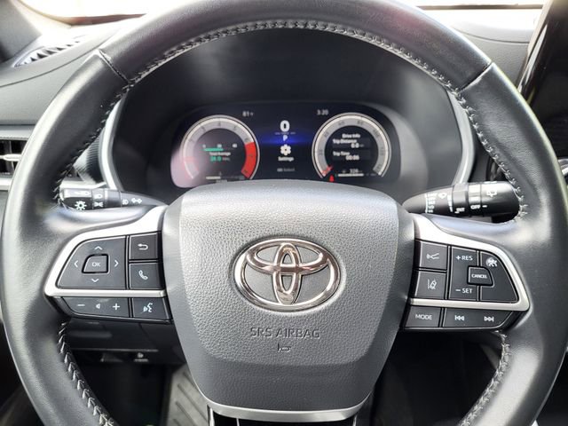 Used 2025 Toyota Highlander XSE AWD/4WD image 15