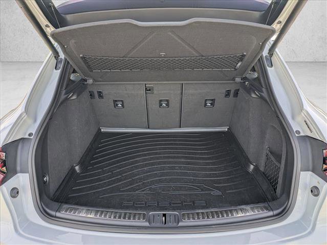 Used 2016 Porsche Macan Turbo image 6