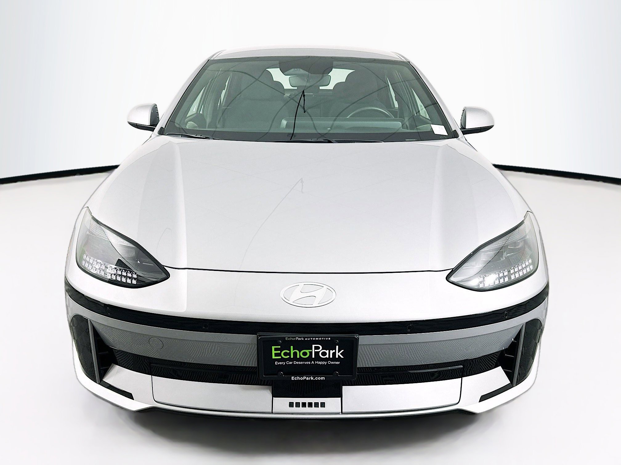 Used 2024 Hyundai Ioniq 6 SE image 2