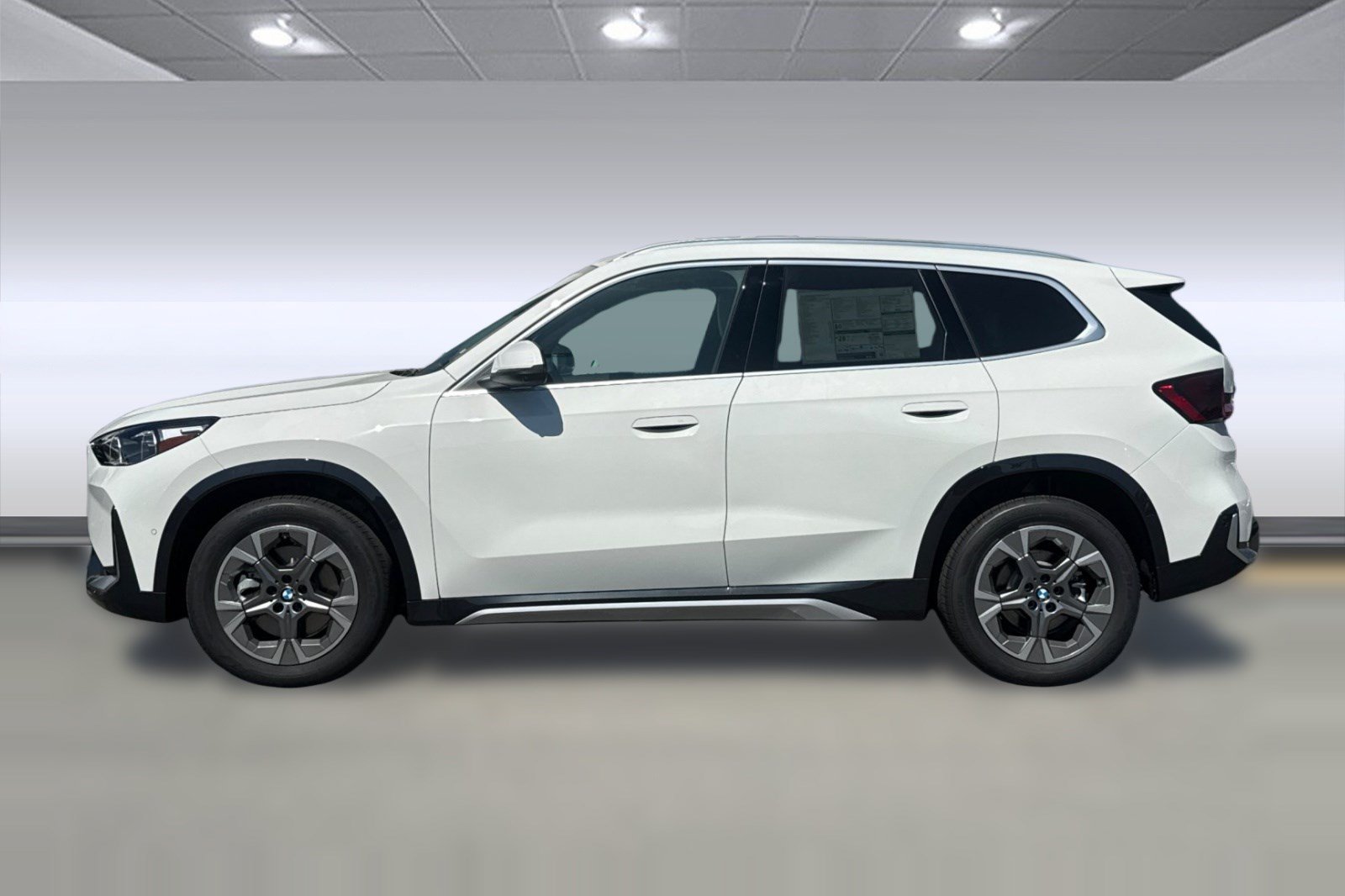 New 2027 BMW X1 xDrive28i AWD/4WD image 2