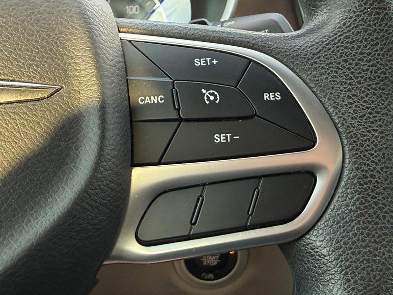 Used 2017 Chrysler Pacifica Touring Plus image 16