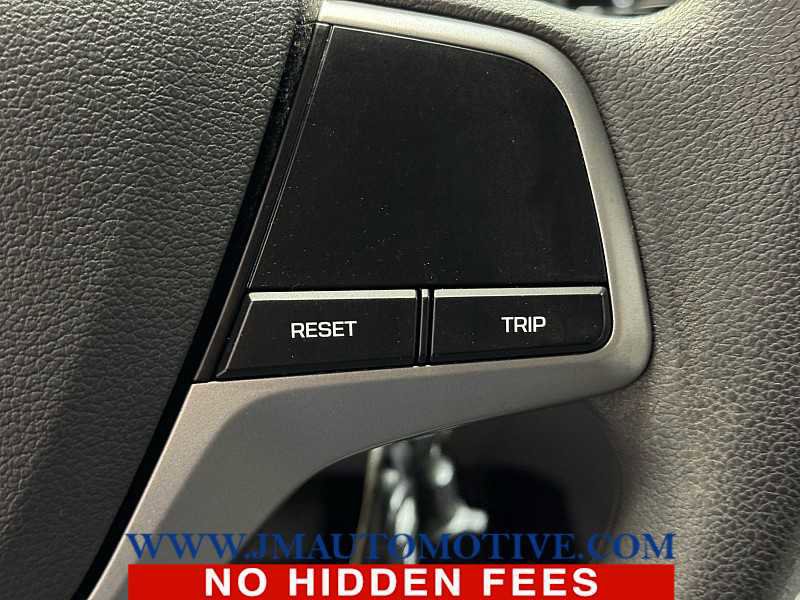 Used 2017 Hyundai Elantra SE image 34