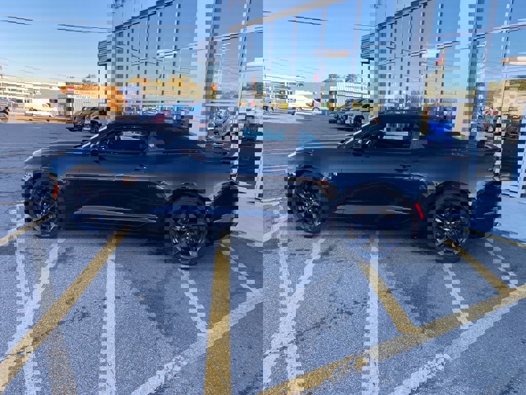 Used 2019 Chevrolet Camaro LT image 2
