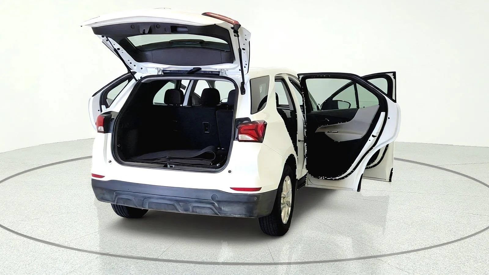 Used 2024 Chevrolet Equinox LS w/ Driver Confidence II Package FWD image 11