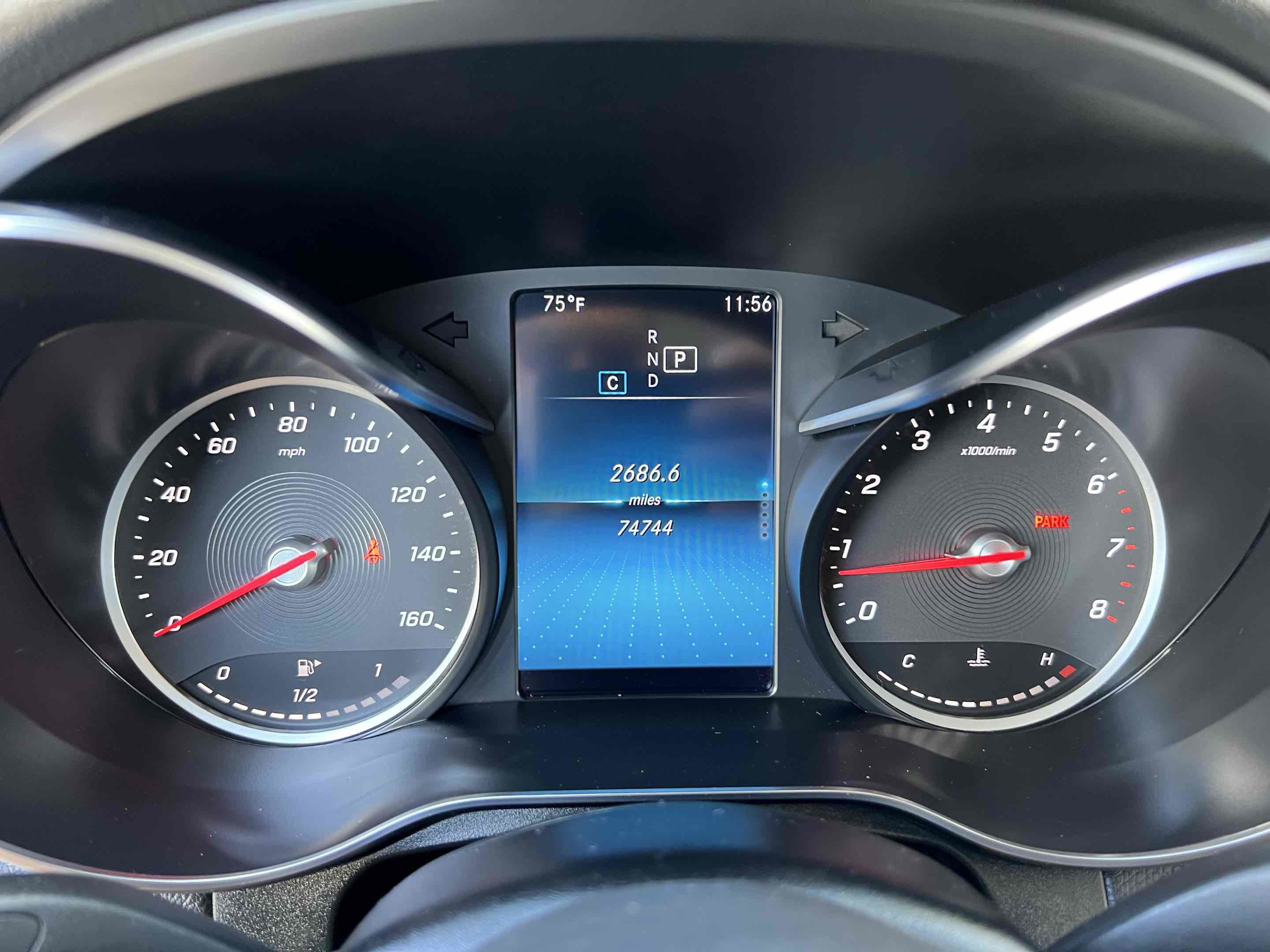 Used 2022 Mercedes-Benz GLC 300 image 4